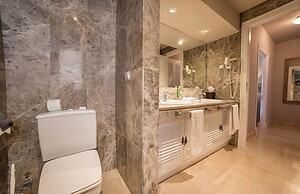 Ona Las Lomas Manga Club