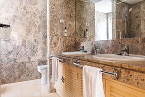 Ona Las Lomas Manga Club