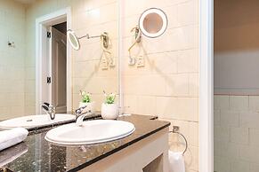 Ona Las Lomas Manga Club