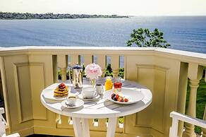 The Chanler at Cliff Walk
