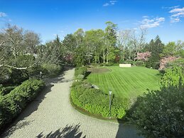 The Chanler at Cliff Walk