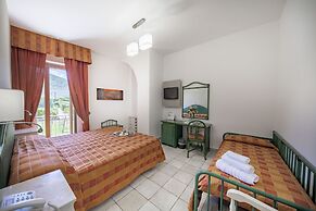 Hotel Baia Del Capitano