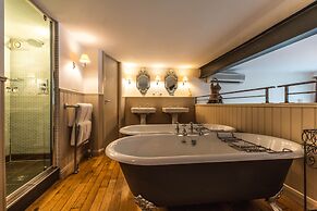 Great John Street Hotel