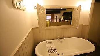 Great John Street Hotel