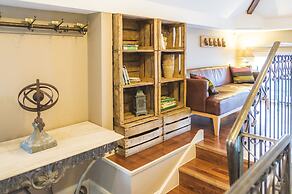 Great John Street Hotel