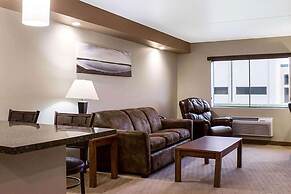 Baymont by Wyndham Jamestown Conference Center & Water Park