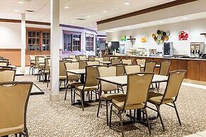 Baymont by Wyndham Jamestown Conference Center & Water Park