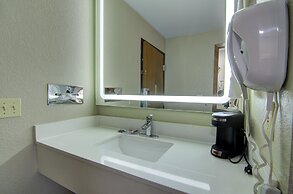 Westbridge Inn & Suites