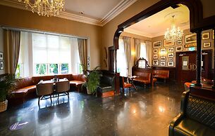 Blarney Woollen Mills Hotel, BW Signature Collection