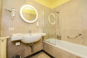 Regal Hotel