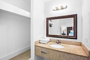 Coconut Cay Resort & Marina