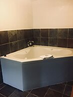 Days Inn by Wyndham Sherman