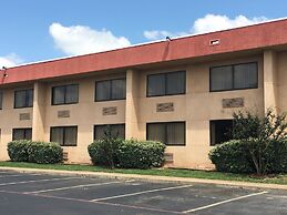 Days Inn by Wyndham Sherman