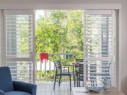 Mantra Aqueous on Port