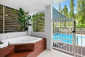 Mantra Aqueous on Port