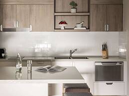 Mantra Aqueous on Port