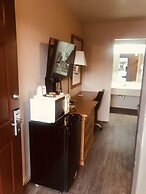 Econo Lodge University