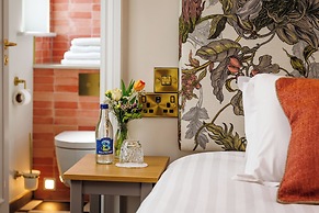 The Club House Hotel