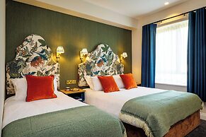 The Club House Hotel