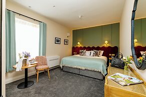 The Club House Hotel