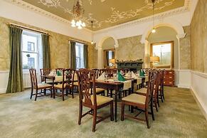 The Club House Hotel