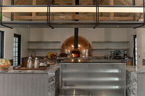 Novus Giri Resort & Spa