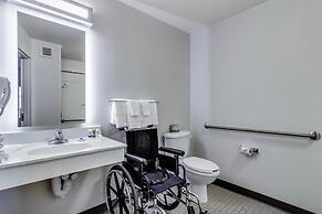 Motel 6 Saskatoon, SK