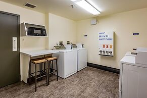 Motel 6 Saskatoon, SK