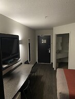 Motel 6 Saskatoon, SK