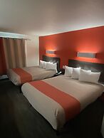 Motel 6 Saskatoon, SK