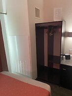 Motel 6 Saskatoon, SK