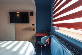 Ibis Styles Charleroi Airport Aero44