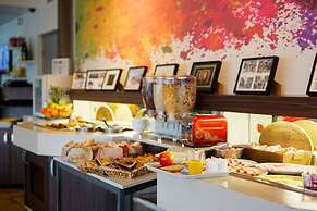 Brit Hotel Confort CAMBRAI