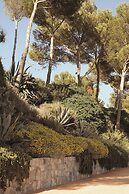 Les Roches Rouges, a Beaumier hotel