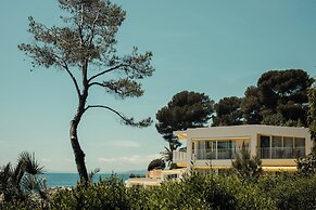 Les Roches Rouges, a Beaumier hotel