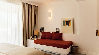 Les Roches Rouges, a Beaumier hotel