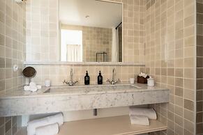 Les Roches Rouges, a Beaumier hotel