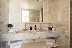 Les Roches Rouges, a Beaumier hotel