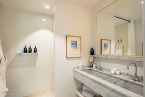 Les Roches Rouges, a Beaumier hotel