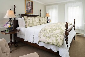 1802 House Bed and Breakfast