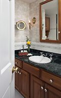 1802 House Bed and Breakfast