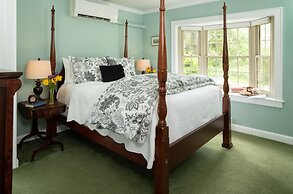 1802 House Bed and Breakfast