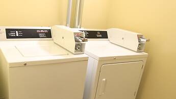 Days Inn & Suites by Wyndham Thompson