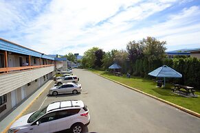 Recreation Inn & Suites