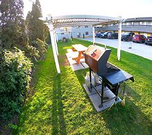 Recreation Inn & Suites