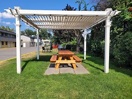 Recreation Inn & Suites