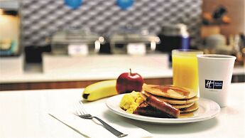 Holiday Inn Express Hotel & Suites Livermore by IHG