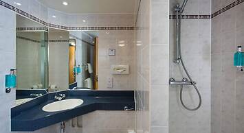 Holiday Inn Express Cardiff Airport by IHG