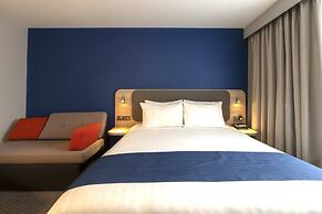 Holiday Inn Express Cardiff Airport by IHG