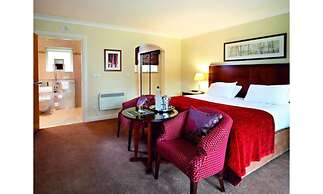 Macdonald Elmers Court Hotel